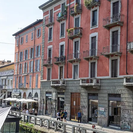 Navigli Nest Renovated With Balcony On The Naviglio Διαμέρισμα