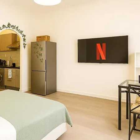 Navigli Nest Renovated With Balcony On The Naviglio Διαμέρισμα